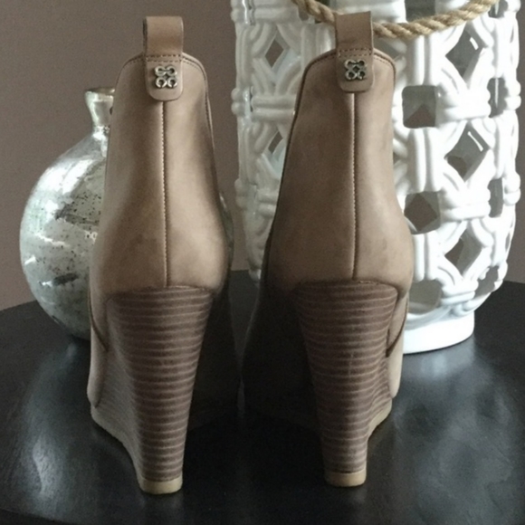 Coach Farah Taupe Soft Leather Booties Women's Size 8 - Picture 2 of 7
